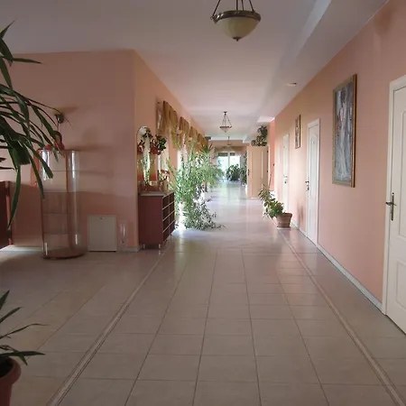 Paradiso Проживання в сім'ї *