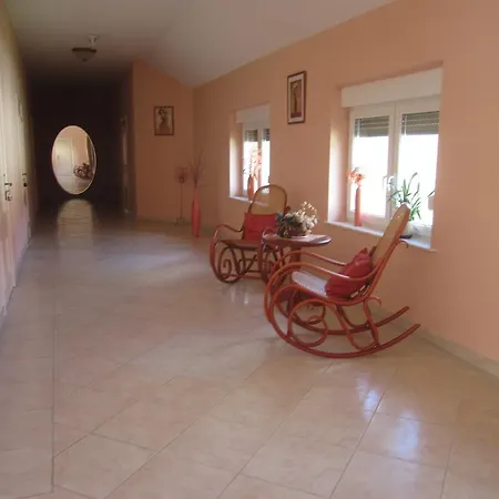 Paradiso Проживання в сім'ї